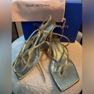 STUART WEITZMAN Womens Gold Cabo Toe Flare Leather Heeled Thong Sandals 9.5
